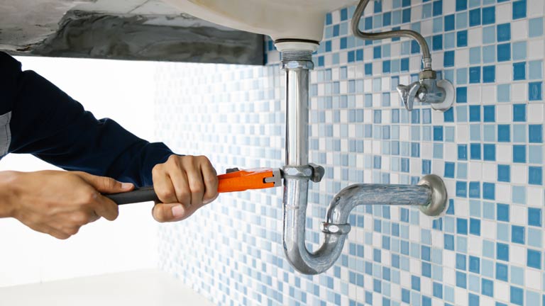 When Should You Call an Emergency Plumber?