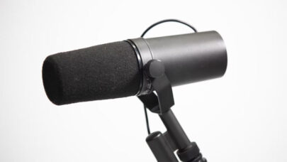 Features Advanced Microphone