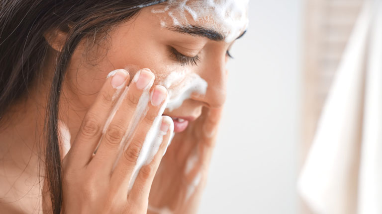 5 Surprising Benefits of Face Wash for Every Skin