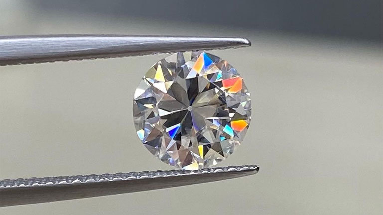Diamond-from-Moissanite