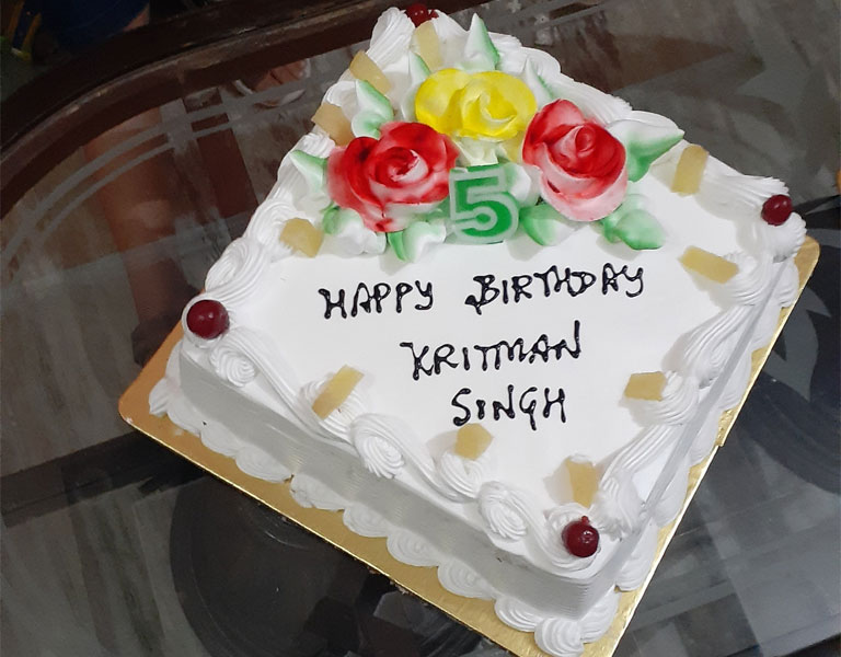 square-pine-apple-birthday-cake