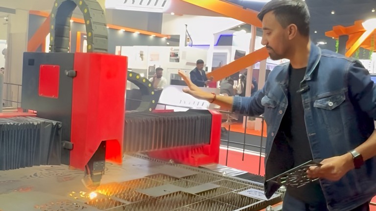 Why more Manufacturers are Upgrading to Fiber Laser Cutting Systems